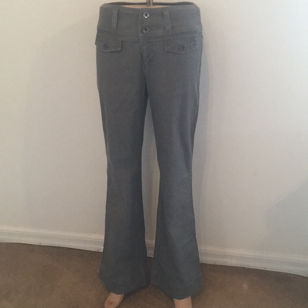 Great Light Gray Jeans With Flap Pockets & Flare